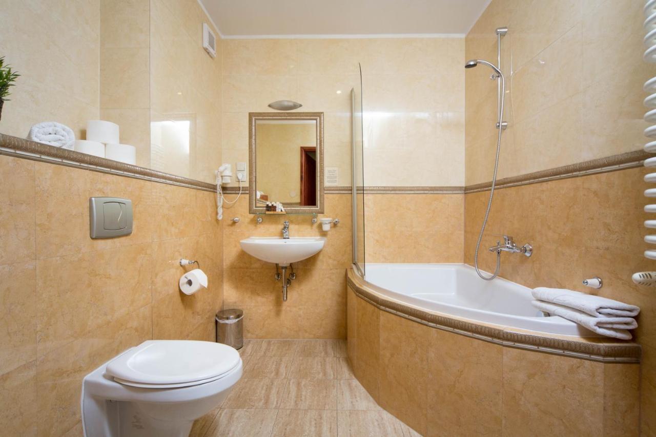 B12 - Comfort Apartemnts City Center Lägenhet Kraków Exteriör bild