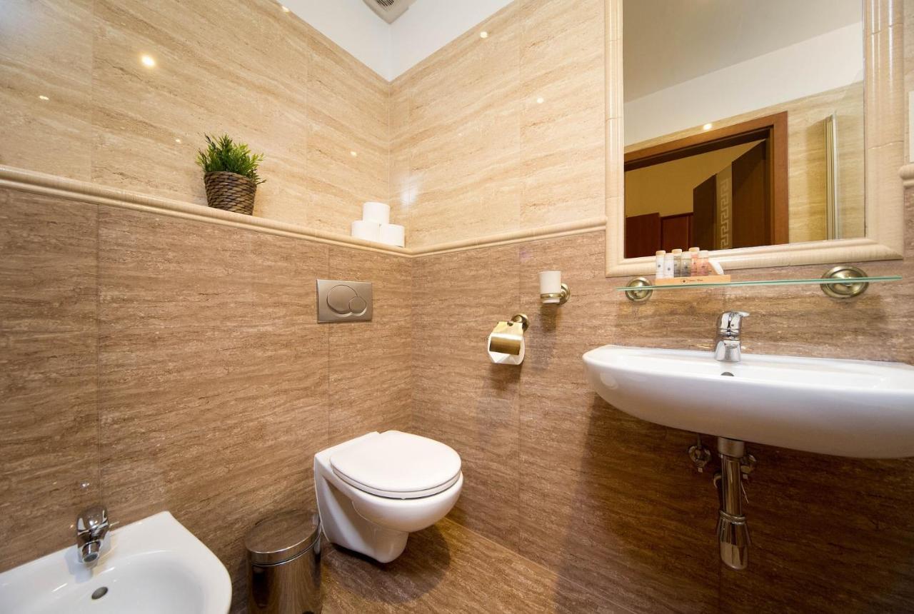B12 - Comfort Apartemnts City Center Lägenhet Kraków Exteriör bild