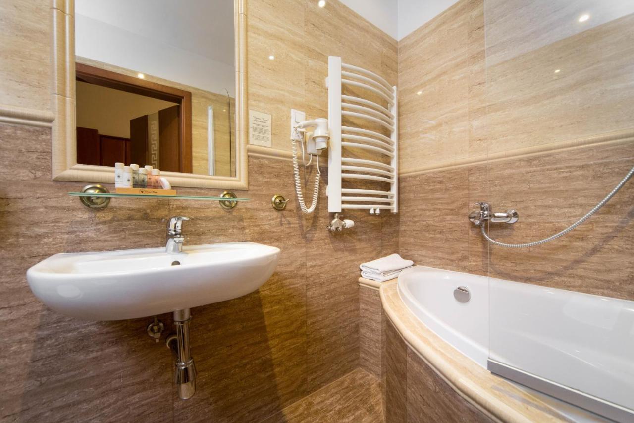 B12 - Comfort Apartemnts City Center Lägenhet Kraków Exteriör bild