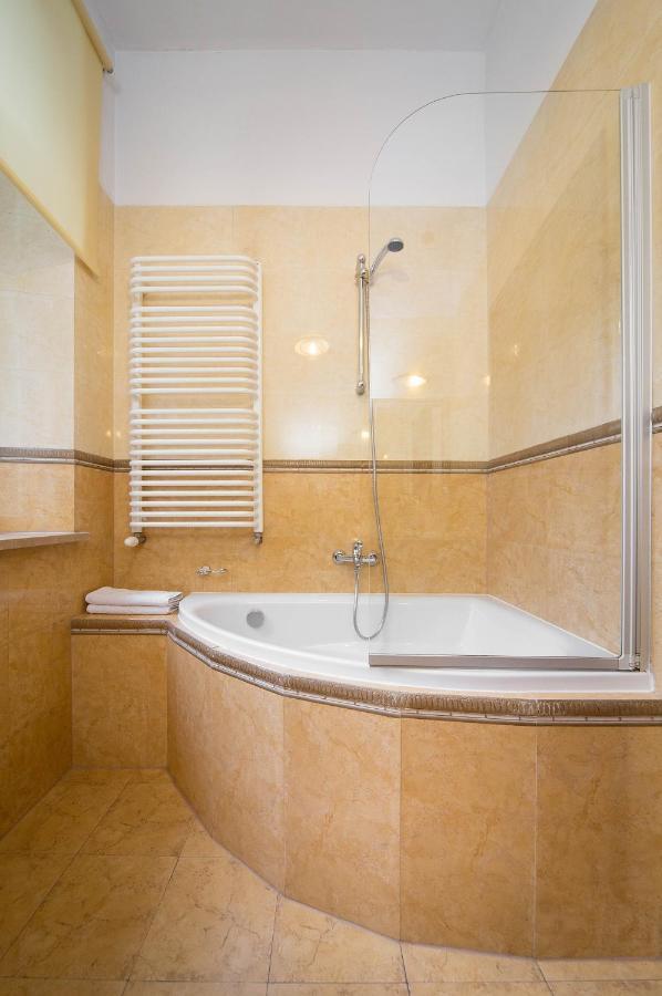 B12 - Comfort Apartemnts City Center Lägenhet Kraków Exteriör bild